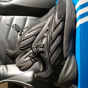 Addidas ozelia, black, size 10 1/2 US